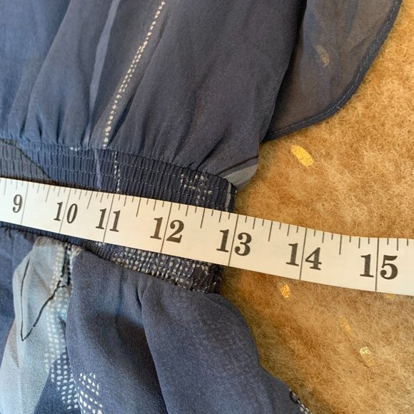 Halston V Neck Flutter Printed Dress NWT - Picture 8 of 10